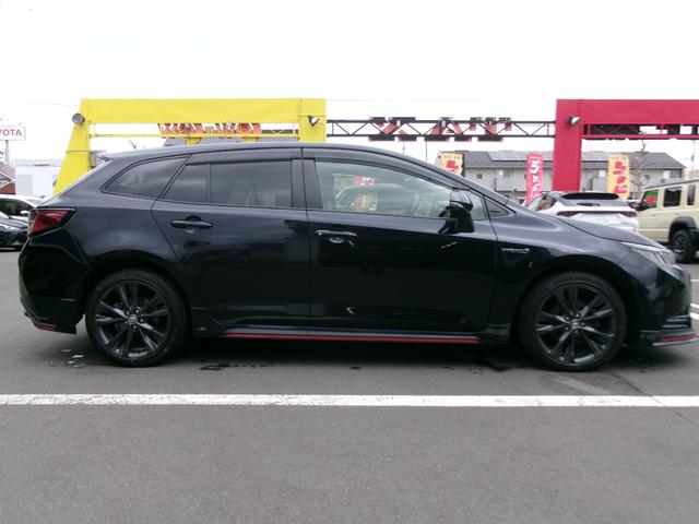 カローラツーリング ハイブリッド　ダブルバイビー　４ＷＤ　ブルートゥースオーディオ　電動格納ミラー　車線逸脱警報　ＡＨＢ　バックモニタ－　パーキングセンサー　ＬＥＤヘッド　シートヒーター　横滑り防止装置　クルーズコントロール　スマートキー　ＡＣ（10枚目）