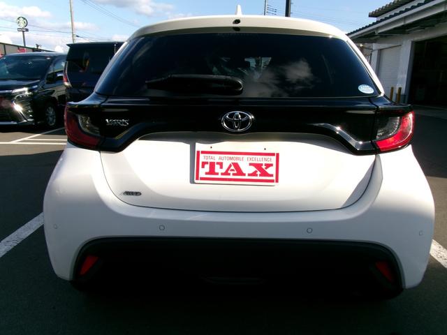 ヤリス Ｘ　４ＷＤ　追突防止装置　車線逸脱　ＵＳＢポート　ブルートゥース　Ａライト　電動格納ドアミラー　ＶＳＣ　スマートキー＆プッシュスタート　イモビライザー　寒冷地仕様　マニュアルエアコン　ナビ　Ａクルコン（12枚目）