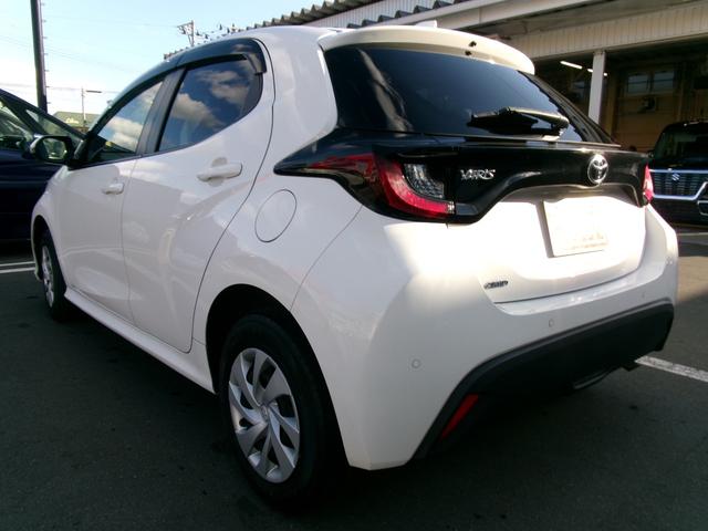 ヤリス Ｘ　４ＷＤ　追突防止装置　車線逸脱　ＵＳＢポート　ブルートゥース　Ａライト　電動格納ドアミラー　ＶＳＣ　スマートキー＆プッシュスタート　イモビライザー　寒冷地仕様　マニュアルエアコン　ナビ　Ａクルコン（13枚目）