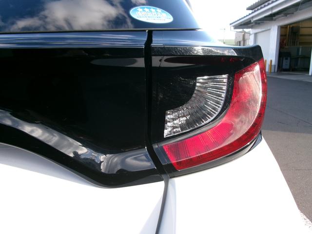 ヤリス Ｘ　４ＷＤ　追突防止装置　車線逸脱　ＵＳＢポート　ブルートゥース　Ａライト　電動格納ドアミラー　ＶＳＣ　スマートキー＆プッシュスタート　イモビライザー　寒冷地仕様　マニュアルエアコン　ナビ　Ａクルコン（18枚目）