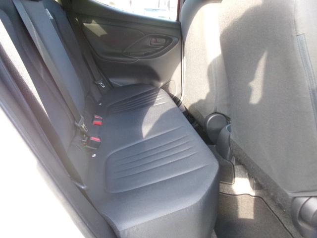 ヤリス Ｘ　４ＷＤ　追突防止装置　車線逸脱　ＵＳＢポート　ブルートゥース　Ａライト　電動格納ドアミラー　ＶＳＣ　スマートキー＆プッシュスタート　イモビライザー　寒冷地仕様　マニュアルエアコン　ナビ　Ａクルコン（23枚目）