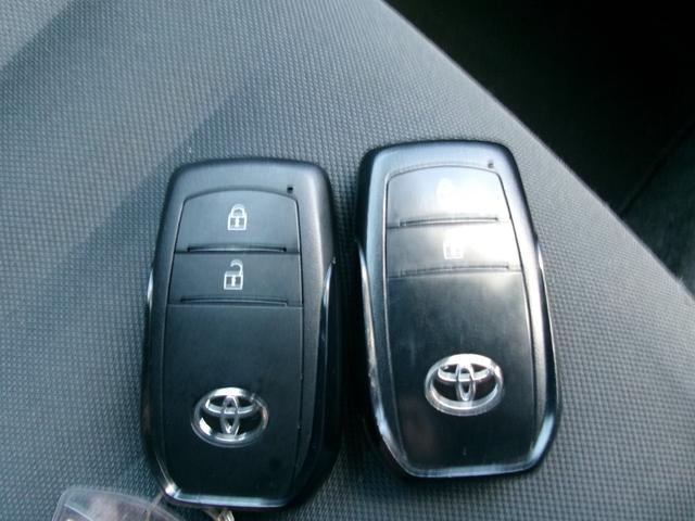 ヤリス Ｘ　４ＷＤ　追突防止装置　車線逸脱　ＵＳＢポート　ブルートゥース　Ａライト　電動格納ドアミラー　ＶＳＣ　スマートキー＆プッシュスタート　イモビライザー　寒冷地仕様　マニュアルエアコン　ナビ　Ａクルコン（43枚目）