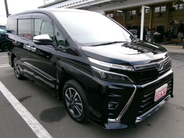 ヴォクシー ＺＳ　煌ＩＩ　４ＷＤ　コーナーソナー　Ｂｌｕｅｔｏｏｔｈオーディオ　電動格納ミラー　ＶＳＣ　オートマチックハイビーム　ナビ＆ＴＶ　ＤＶＤ再生可能　スマートキ－　ＰＳ　キーレスエントリー　地デジＴＶ　ＡＢＳ　寒冷地（10枚目）