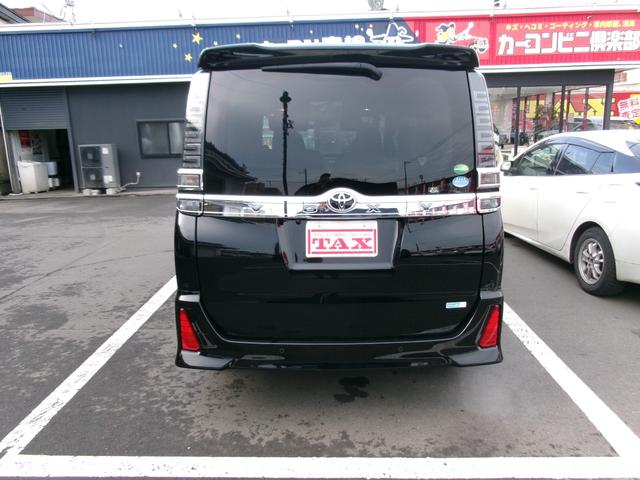 ヴォクシー ＺＳ　煌ＩＩ　４ＷＤ　コーナーソナー　Ｂｌｕｅｔｏｏｔｈオーディオ　電動格納ミラー　ＶＳＣ　オートマチックハイビーム　ナビ＆ＴＶ　ＤＶＤ再生可能　スマートキ－　ＰＳ　キーレスエントリー　地デジＴＶ　ＡＢＳ　寒冷地（13枚目）