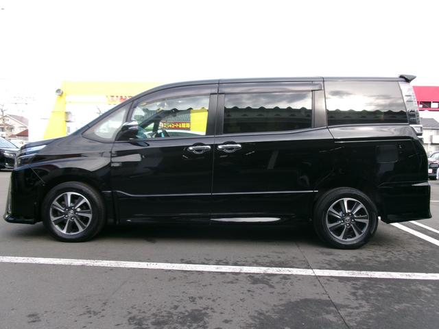 ヴォクシー ＺＳ　煌ＩＩ　４ＷＤ　コーナーソナー　Ｂｌｕｅｔｏｏｔｈオーディオ　電動格納ミラー　ＶＳＣ　オートマチックハイビーム　ナビ＆ＴＶ　ＤＶＤ再生可能　スマートキ－　ＰＳ　キーレスエントリー　地デジＴＶ　ＡＢＳ　寒冷地（15枚目）