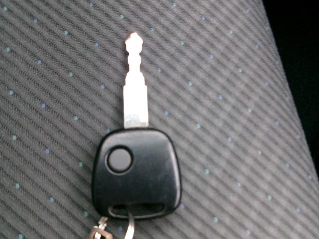 ワゴンＲ ＦＸ　４ＷＤ　アルミホイル　シ－トヒ－タ－　ナビＴＶ　電動格納ミラ－　Ａストップ　地デジＴＶ　盗難防止　ＡＵＴＯエアコン　Ｗエアバッグ　フルフラット　キーレス　メモリーナビ　ＡＢＳ　エアバック（18枚目）