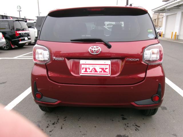 パッソ モーダ　Ｇパッケージ　４ＷＤ　禁煙車　純正ナビ　Ｂｌｕｅｔｏｏｔｈオーディオ　ドライブレコーダー　ベンチシート　オートエアコン　ＥＴＣ車載器　ＤＶＤ再生　バックカメラ　フルセグＴＶ　スマートキー　オートライト　ＬＥＤ（10枚目）