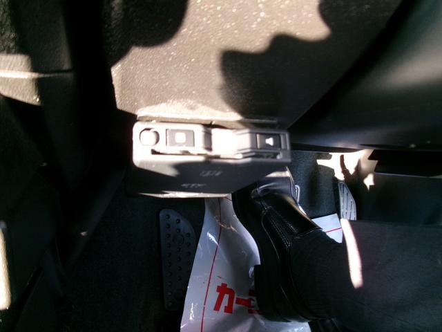 ジムニー ＸＬ　パートタイム４ＷＤ　ターボー　禁煙車両　１オ－ナ－　ブル－トウ－ス　ナビＴＶ　前席シートヒーター　ＥＴＣ車載器　地デジフルセグＴＶ　ＤＶＤ視聴可　横滑り防止機能　スマートキー＆プッシュスタート（32枚目）