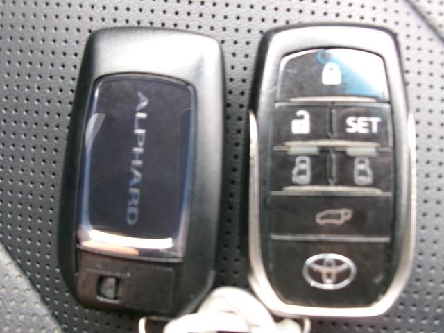 アルファード ２．５Ｓ　Ｃパッケージ　４ＷＤ　１オーナー　禁煙　パワーリアゲート　両側電動スライド　ＢＬＵＥＴＯＯＴＨ　オ－トクルコン　純正１０インチナビ＆ＴＶ　シ－トヒーター　シートエアコン　ＥＴＣ車載器（4枚目）