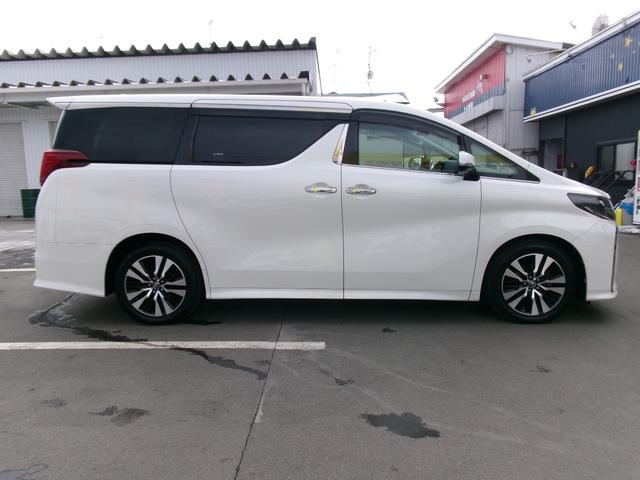 アルファード ２．５Ｓ　Ｃパッケージ　４ＷＤ　１オーナー　禁煙　パワーリアゲート　両側電動スライド　ＢＬＵＥＴＯＯＴＨ　オ－トクルコン　純正１０インチナビ＆ＴＶ　シ－トヒーター　シートエアコン　ＥＴＣ車載器（9枚目）