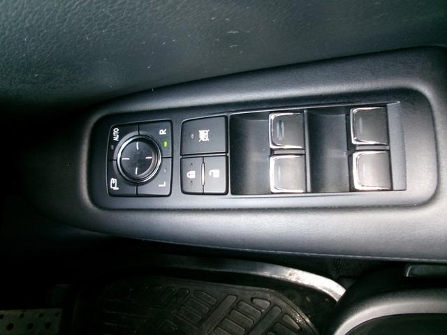 ＲＸ ＲＸ２００ｔ　Ｆスポーツ　４ＷＤ　ナビ　クルーズコントロール　ブルーレイ再生　エアコン　レーンキープ　バックモニター　シートクーラー　本革シート　パワーシート　ＥＴＣ　アイドルストップ　シートヒーター　ＡＣ１００Ｖ　エアバッグ（27枚目）