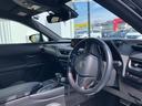 ゆったりとした室内空間、足元も広々♪長時間の運転も楽しくなります（＊＾＾）ｖ
