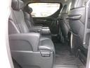 後部座席こんなに広々としています。