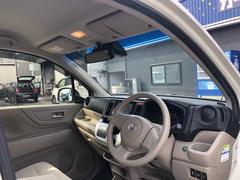 ゆったりとした室内空間、足元も広々♪長時間の運転も楽しくなります（＊＾＾）ｖ 2