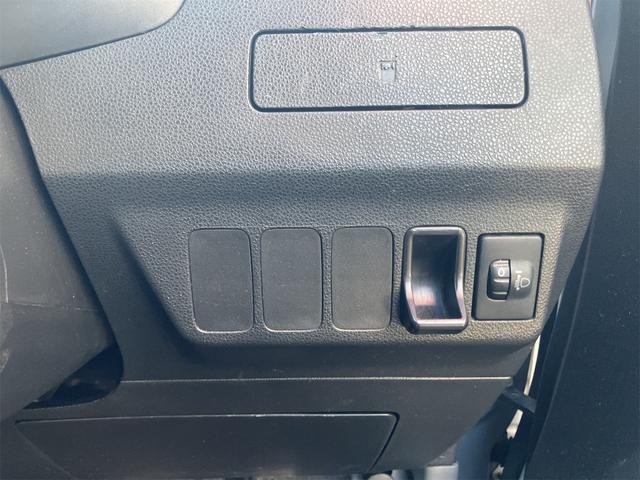 ミラカスタム Ｘ　４ＷＤ　スマートキー　電動格納ミラー　ベンチシート　ＣＶＴ　盗難防止システム　ＡＢＳ　ＣＤ　アルミホイール　衝突安全ボディ　エアコン　パワーステアリング　パワーウィンドウ　運転席エアバッグ（8枚目）