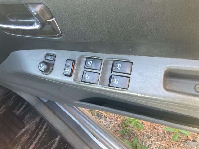 ミラカスタム Ｘ　４ＷＤ　スマートキー　電動格納ミラー　ベンチシート　ＣＶＴ　盗難防止システム　ＡＢＳ　ＣＤ　アルミホイール　衝突安全ボディ　エアコン　パワーステアリング　パワーウィンドウ　運転席エアバッグ（9枚目）