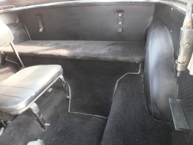 ダットサンフェアレディ SP310 3人乗り 車庫保管(9枚目)