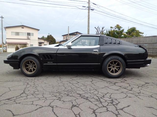 マンハッタンカラー、ブラックレーシング深リムホイール