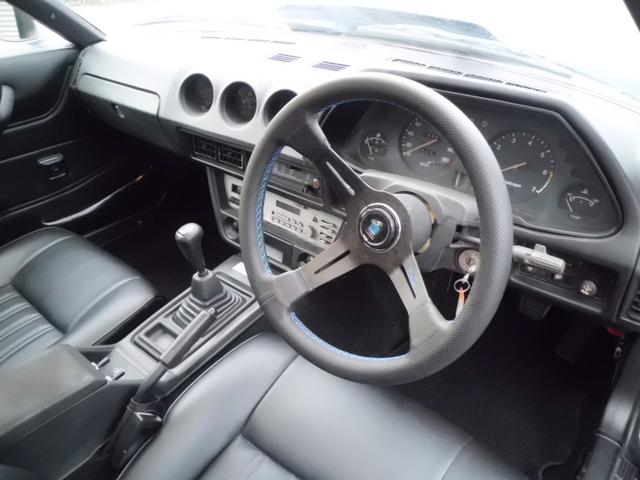 ２シーター、５速ＭＴ、パワーウィンドウ