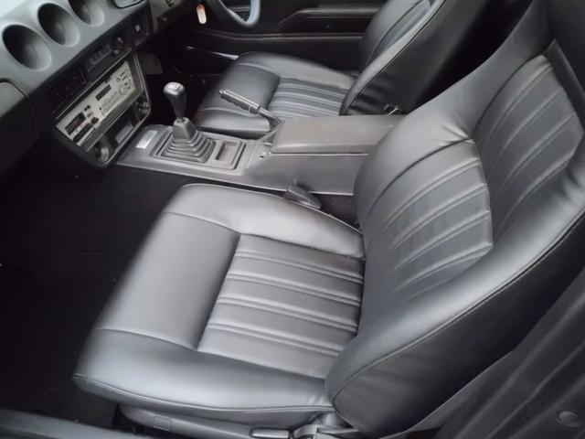 ２シーター、５速ＭＴ、パワーウィンドウ