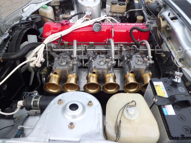 Ｌ２８エンジン（刻印無し、非公認）、ウェーバーキャブ４５Φ、タコ足