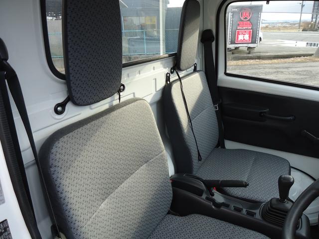 スクラムトラック ＫＣエアコン・パワステ　４ＷＤ　５速マニュアル　エアコン　パワステ　Ｗエアバッグ　純正ラジオカーオーディオ（4枚目）