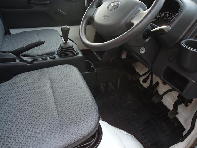 スクラムトラック ＫＣエアコン・パワステ　４ＷＤ　５速マニュアル　エアコン　パワステ　Ｗエアバッグ　純正ラジオカーオーディオ（5枚目）