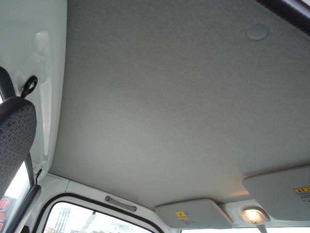 スクラムトラック ＫＣエアコン・パワステ　４ＷＤ　５速マニュアル　エアコン　パワステ　Ｗエアバッグ　純正ラジオカーオーディオ（18枚目）