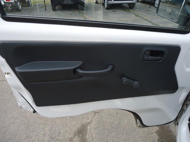 スクラムトラック ＫＣエアコン・パワステ　４ＷＤ　５速マニュアル　エアコン　パワステ　Ｗエアバッグ　純正ラジオカーオーディオ（22枚目）