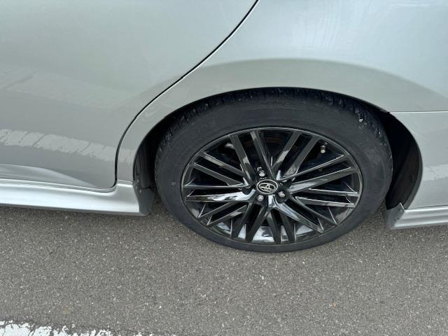 クラウンマジェスタ ｉ－Ｆｏｕｒ　純正アルミホイール電動格納ミラーローダウン社外エアロバックカメラ４ＷＤスマートキーＨＩＤフォグランプＬＥＤバルブ（10枚目）