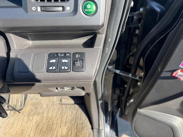 ステップワゴン Ｇ　Ｌパッケージ　キーレス両側パワスラバックモニターオートエアコンＥＴＣエアバック　ＡＢＳ電動格納ミラー（9枚目）