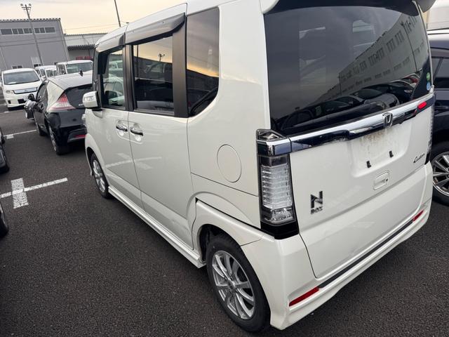 Ｎ－ＢＯＸカスタム Ｇ・Ａパッケージ　スマートキーオートエアコン片側パワスラＨＩＤフォグランプ社外ナビ電動格納ミラー（5枚目）