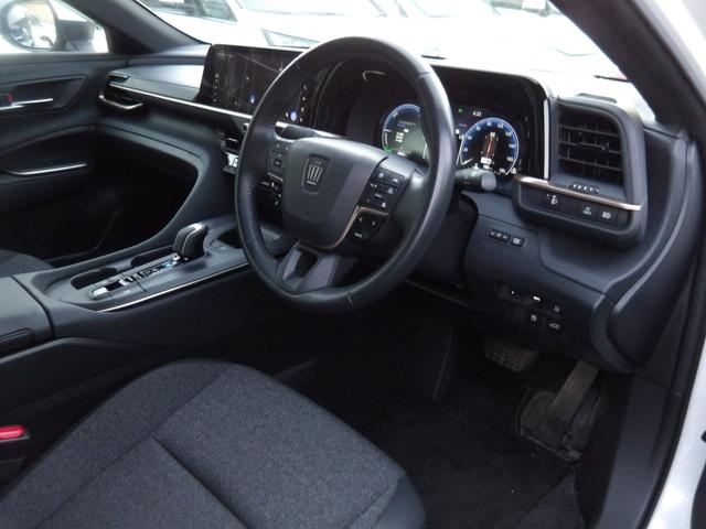 クラウンクロスオーバー Ｇアドバンスド　４ＷＤ　ワンオーナー　ディスプレイオーディオ　フルセグＴＶ　ＴＶキット　全方位カメラ　衝突被害軽減システム　ビルドインＥＴＣ　ＬＥＤヘッドランプ　パワーバックドア　デジタルインナーミラ　ＢＳＭ　置充電（3枚目）