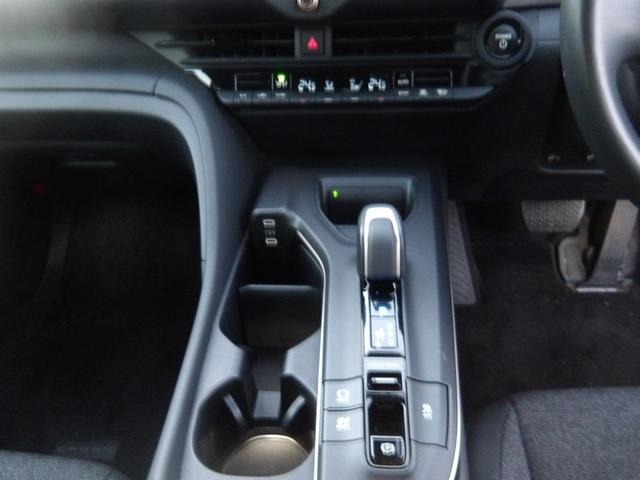 クラウンクロスオーバー Ｇアドバンスド　４ＷＤ　ワンオーナー　ディスプレイオーディオ　フルセグＴＶ　ＴＶキット　全方位カメラ　衝突被害軽減システム　ビルドインＥＴＣ　ＬＥＤヘッドランプ　パワーバックドア　デジタルインナーミラ　ＢＳＭ　置充電（6枚目）