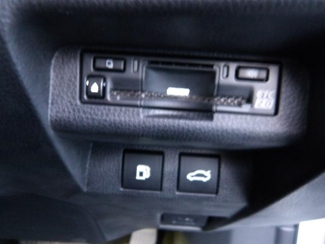 クラウンクロスオーバー Ｇアドバンスド　４ＷＤ　ワンオーナー　ディスプレイオーディオ　フルセグＴＶ　ＴＶキット　全方位カメラ　衝突被害軽減システム　ビルドインＥＴＣ　ＬＥＤヘッドランプ　パワーバックドア　デジタルインナーミラ　ＢＳＭ　置充電（10枚目）