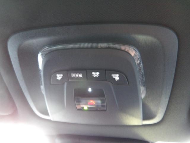 クラウンクロスオーバー Ｇアドバンスド　４ＷＤ　ワンオーナー　ディスプレイオーディオ　フルセグＴＶ　ＴＶキット　全方位カメラ　衝突被害軽減システム　ビルドインＥＴＣ　ＬＥＤヘッドランプ　パワーバックドア　デジタルインナーミラ　ＢＳＭ　置充電（12枚目）