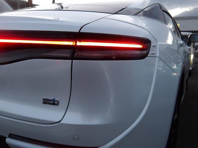 クラウンクロスオーバー Ｇアドバンスド　４ＷＤ　ワンオーナー　ディスプレイオーディオ　フルセグＴＶ　ＴＶキット　全方位カメラ　衝突被害軽減システム　ビルドインＥＴＣ　ＬＥＤヘッドランプ　パワーバックドア　デジタルインナーミラ　ＢＳＭ　置充電（14枚目）