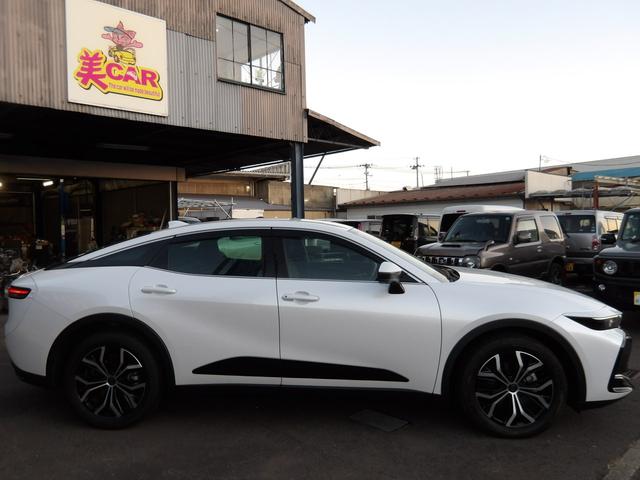 クラウンクロスオーバー Ｇアドバンスド　４ＷＤ　ワンオーナー　ディスプレイオーディオ　フルセグＴＶ　ＴＶキット　全方位カメラ　衝突被害軽減システム　ビルドインＥＴＣ　ＬＥＤヘッドランプ　パワーバックドア　デジタルインナーミラ　ＢＳＭ　置充電（20枚目）