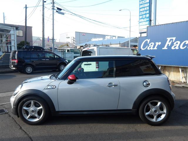 ＭＩＮＩ クーパーＳ　ポータブルナビ　ターボ　キーレス　ＥＴＣ　電動格納ドアミラー（5枚目）