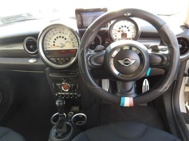 ＭＩＮＩ クーパーＳ　ポータブルナビ　ターボ　キーレス　ＥＴＣ　電動格納ドアミラー（9枚目）