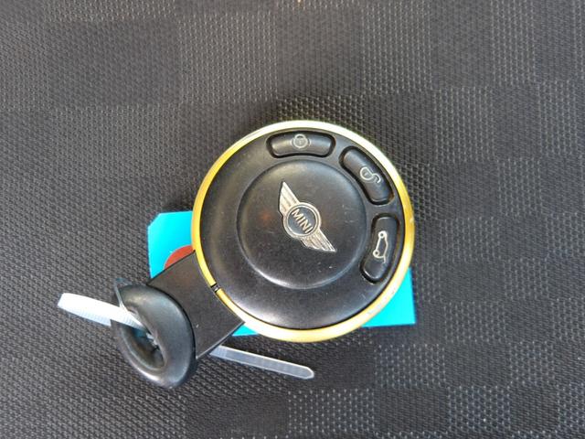 ＭＩＮＩ クーパーＳ　ポータブルナビ　ターボ　キーレス　ＥＴＣ　電動格納ドアミラー（25枚目）