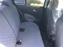 後部座席もリラックスできる車内空間になっております。足元は広々〜♪