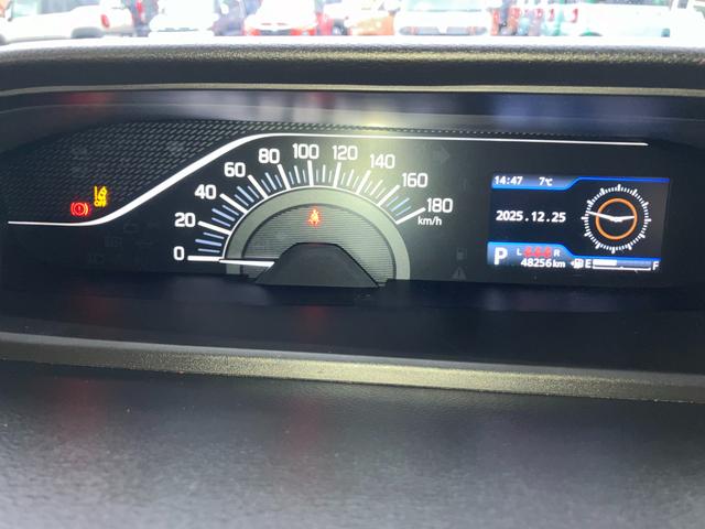 ソリオ ＨＹＢＲＩＤ　ＭＺ　９インチナビ　全方位カメラ　純正ホイール＆夏タイヤ欠品　衝突被害軽減ブレーキ　後退時ブレーキサポート　前後誤発進抑制機能　車線逸脱警報機能　アダプティブクルーズコントロール　両側電動スライドドア　オートライト　ＬＥＤヘッドランプ（8枚目）