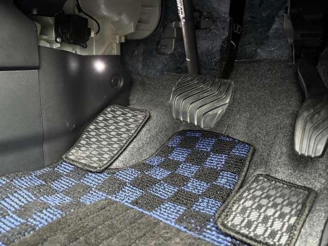 セレナ １．２　ｅ－ＰＯＷＥＲ　ハイウェイスター　Ｖ　アーバンクロム　インテリジェントエマージェンシーブレーキ　全周囲カメラ　ＬＥＤヘッド　アダプティブクルーズ　寒冷地仕様　ＥＴＣ　両側自動ドア　レーンアシスト　ワンオーナー　禁煙車　ＡＢＳ　オートエアコン　メモリーナビ（17枚目）