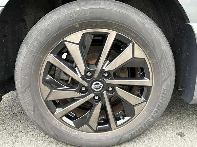 セレナ １．２　ｅ－ＰＯＷＥＲ　ハイウェイスター　Ｖ　アーバンクロム　インテリジェントエマージェンシーブレーキ　全周囲カメラ　ＬＥＤヘッド　アダプティブクルーズ　寒冷地仕様　ＥＴＣ　両側自動ドア　レーンアシスト　ワンオーナー　禁煙車　ＡＢＳ　オートエアコン　メモリーナビ（19枚目）