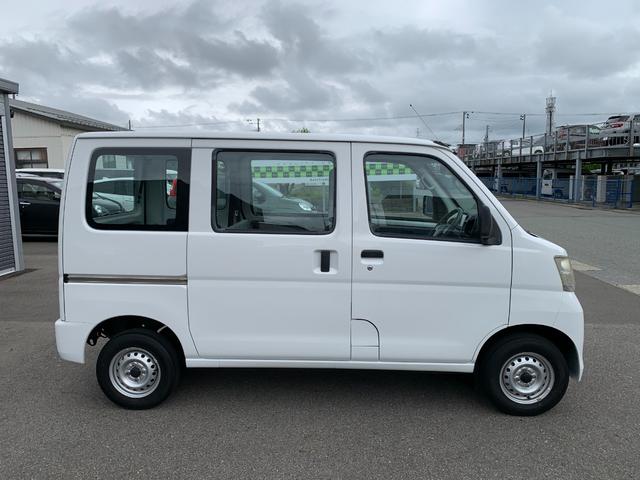 ハイゼットカーゴ スペシャルクリーン　切替式４ＷＤ　走行２万キロ台　禁煙ワンオーナー　記録簿完備　ＳＤナビ　エアコン　オートマ　両側スライドドア　パワーステアリング　運転席＆助手席エアバッグ　集中ドアロック（31枚目）