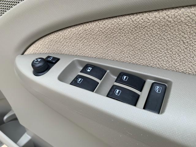 ムーヴ Ｌ　スマートセレクションＳＡ　４ＷＤ　禁煙車　衝突被害軽減装置　記録簿完備　ＳＤナビＴＶ　リモコンエンジンスターター　ＥＴＣ　アイドリングストップ　キーレス　プライバシーガラス　電動格納ミラー　エアコン　横滑り防止装置（12枚目）
