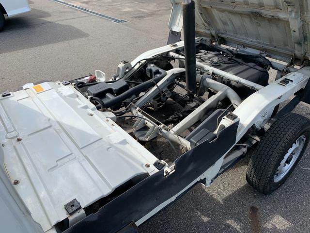 ハイゼットトラック ローダンプ　４ＷＤ　禁煙ワンオーナー　走行３万キロ台　車検令和９年６月迄　記録簿　荷台上下スイッチ　５速マニュアル　スーパーデフロック　パワーステアリング　三方開　ゲートチェーン（21枚目）
