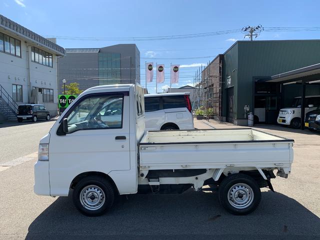 ハイゼットトラック ローダンプ　４ＷＤ　禁煙ワンオーナー　走行３万キロ台　車検令和９年６月迄　記録簿　荷台上下スイッチ　５速マニュアル　スーパーデフロック　パワーステアリング　三方開　ゲートチェーン（23枚目）