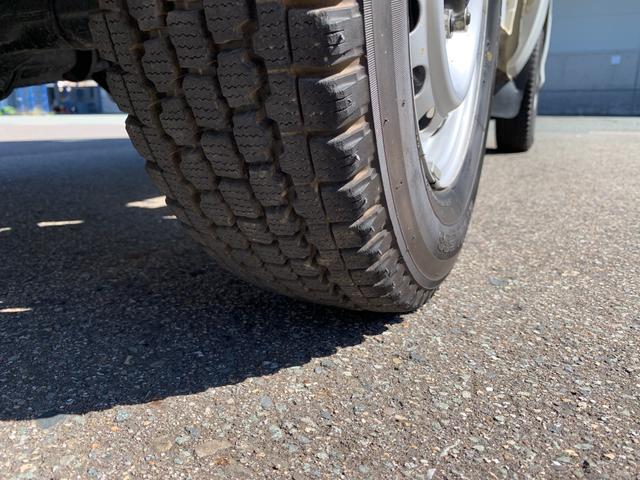 ハイゼットトラック ローダンプ　４ＷＤ　禁煙ワンオーナー　走行３万キロ台　車検令和９年６月迄　記録簿　荷台上下スイッチ　５速マニュアル　スーパーデフロック　パワーステアリング　三方開　ゲートチェーン（32枚目）